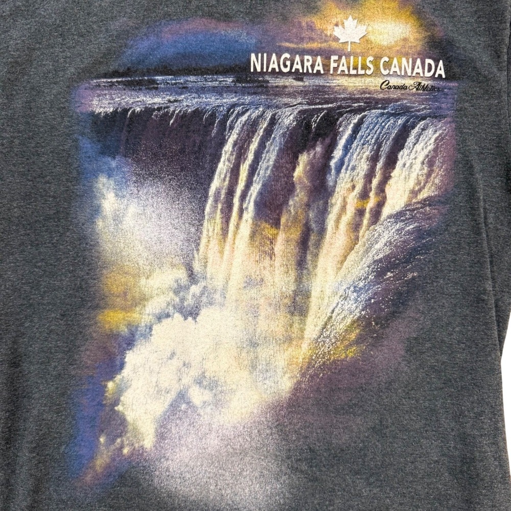 Vintage Y2K Niagra Falls Graphic T Streetwear Modern Grunge‎ Retro Nature Travel